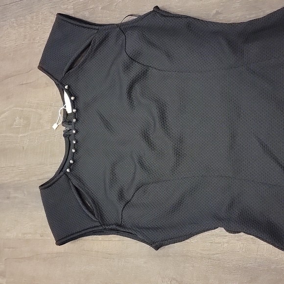 Women's black dress. - Picture 3 of 10